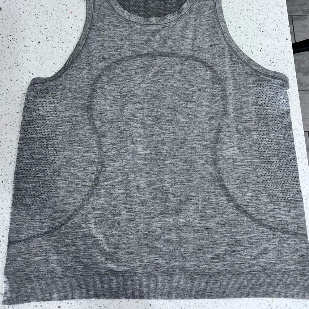 Lululemon Breeze Tank Sleeveless Athletic Tank Top Sz 14 - Picture 3 of 4